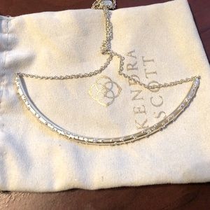 Adjustable yellow gold choker necklace.